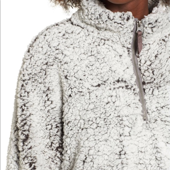 Wubby Fleece Pullover - Picture 4 of 7